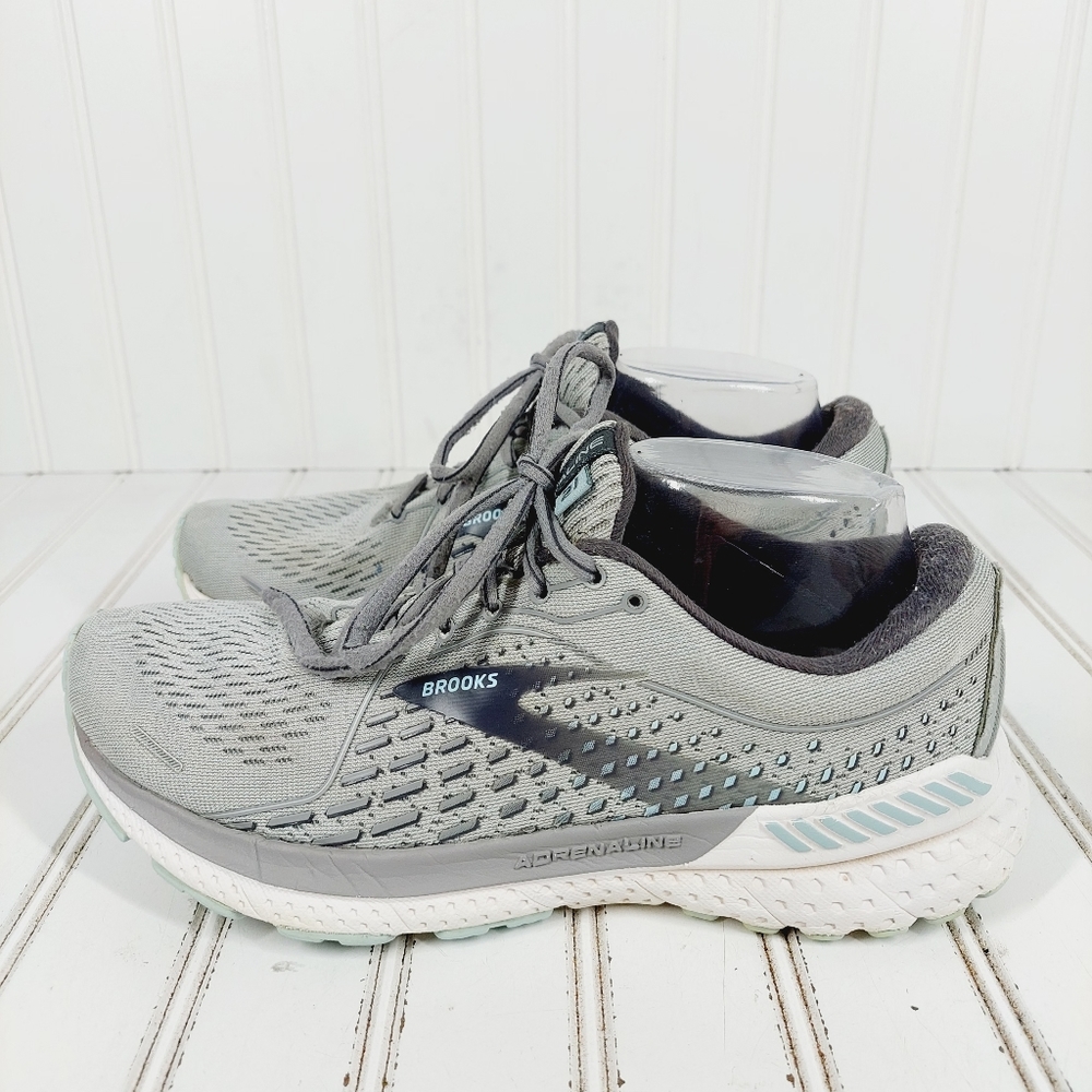 Brooks Women's Adrenaline GTS 21 Running Shoe Gray Athleisure Sneakers F742